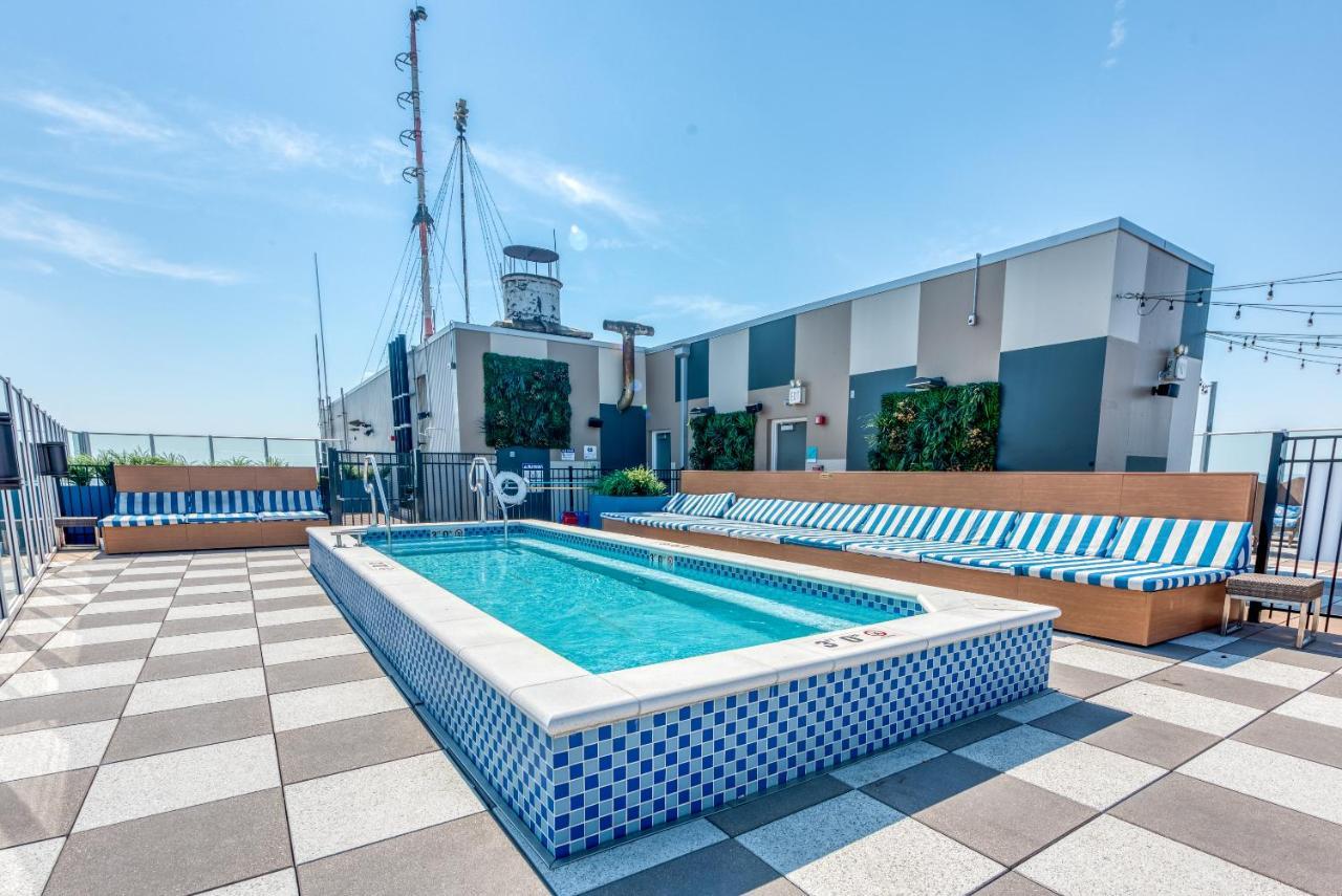 Mint House At 800 Tower -
