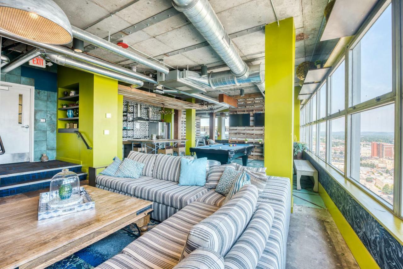 Mint House At 800 Tower -